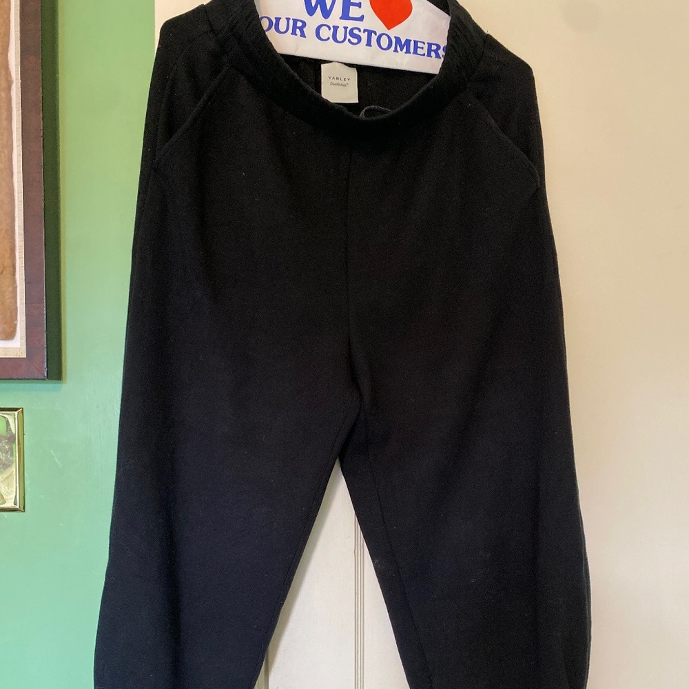 Jet black Varley jogger